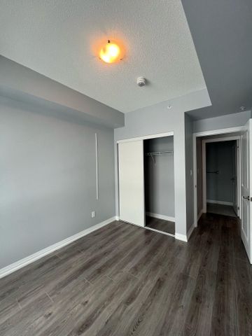 Two bedroom condo Barrie - Photo 2