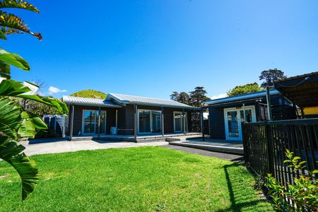 3 Bedroom + 1 Hobby Room (outside) Kawakawa Bay - Waterviews - Photo 2