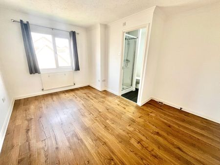 Frobisher Way, Shoeburyness, Southend on Sea, Essex, SS3 8XD - Photo 2