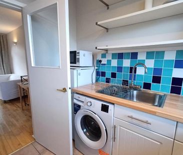 studio flat for rent in Holyrood - Photo 5