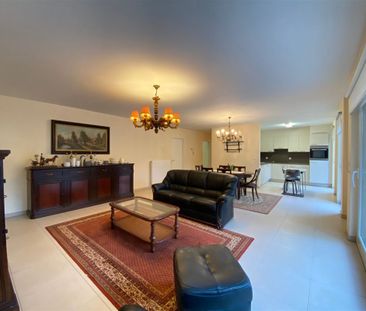 Ruim gelijkvloers appartement met twee slaapkamers, berging en onde... - Photo 4