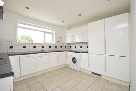 Rochfort Court, Forester Avenue, Bath, Somerset, BA2 - Photo 5