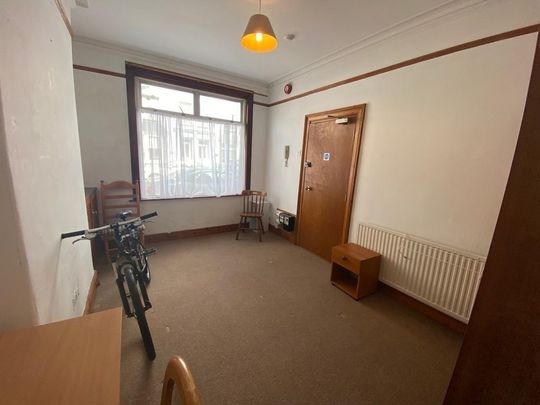 6 bedroom house to rent - Photo 1