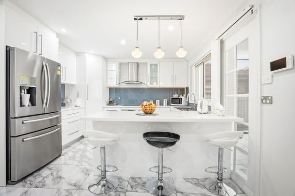 Stylish Fully Renovated Duplex in Prime Fairfield Heights Location - Photo 1