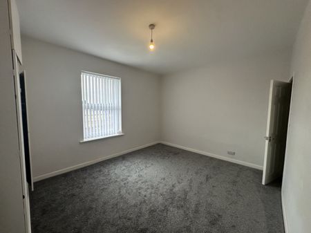 2 bed Terraced - To Let - Photo 3
