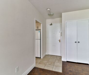 1 Bedroom - Photo 2