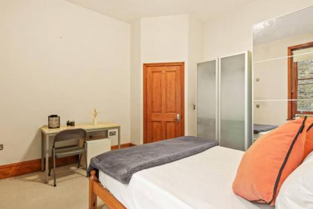 1 bedroom in a house share to rent - Photo 5