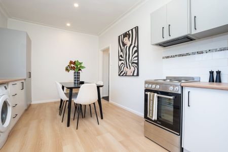 2 Bedroom Unit in Central Location! - Photo 3