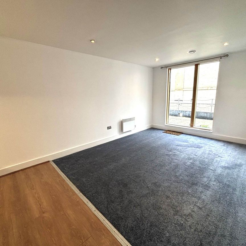 College Street, Ipswich - Photo 1