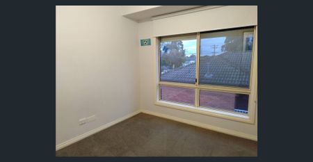 Stylish low-maintenance townhouse - Photo 4