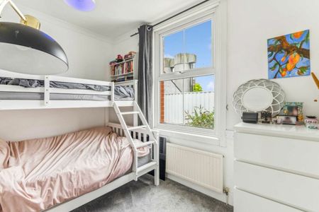 Norcutt Road, TW2, London - Photo 2