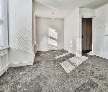 Parkfield Road, South Harrow, Middlesex, UK, HA2 8LA - Photo 2