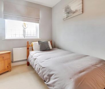 4 bedroom detached house to rent - Photo 6