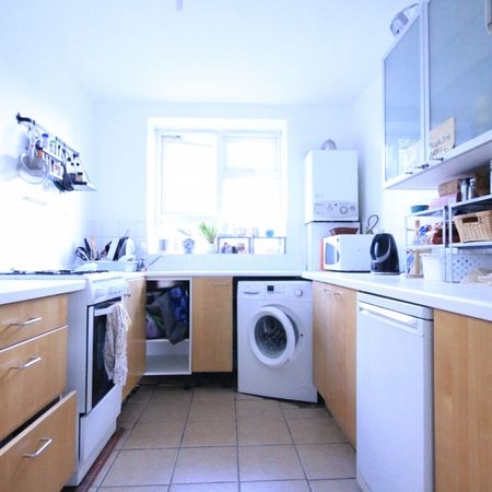 room 1 Lister Court, Yoakley Road, Stoke Newington, N16 - Photo 3