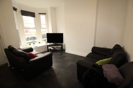 4 Bed - 16 Mayville Street, Hyde Park, Leeds - LS6 1ND - Student - Photo 2