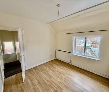 Newly redecorated 3-bed semi in Cavendish, Derby. Freshly painted w... - Photo 2