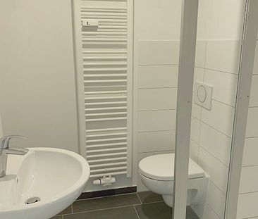 + 1 Zimmer mit modernisiertem Badezimmer + - Photo 5