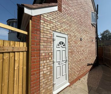 Studio Flat, Stanhope Road, Reading - Photo 5