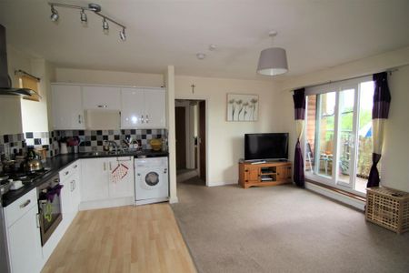 2 bedroom flat to rent - Photo 3