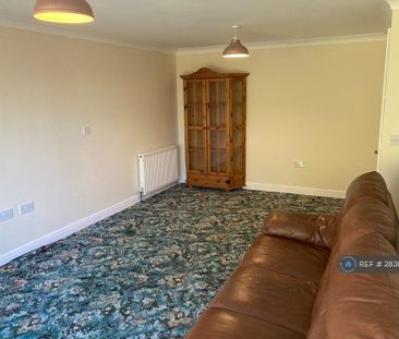 2 bedroom bungalow to rent - Photo 2