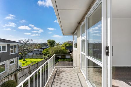 Sunny Top Floor Unit - Photo 3