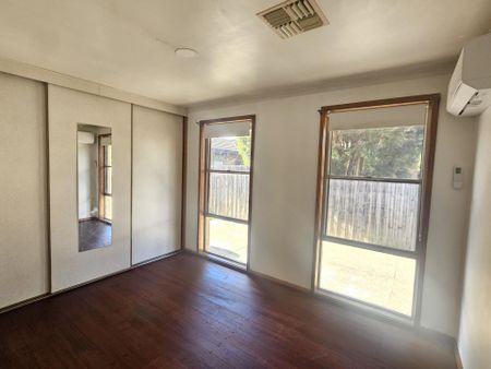 Freshly updated family home - Photo 2