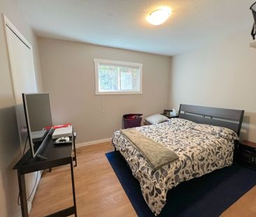 Pandosy: 3 bed, 1 bath – central ground level - Photo 5