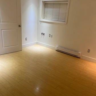 Spacious renovated 1BR/1BA suite for rent - Photo 4