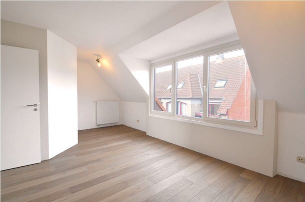 Ruime en modern duplexappartement nabij de kerk in Heist - Foto 1