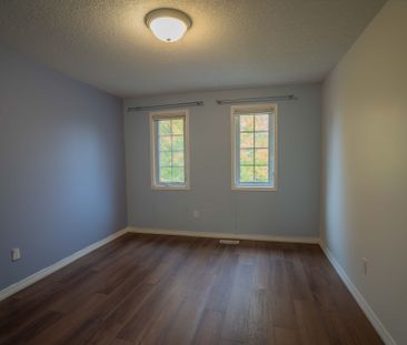 For Lease - 971 Creekside Drive, Waterloo, Ontario - Photo 1