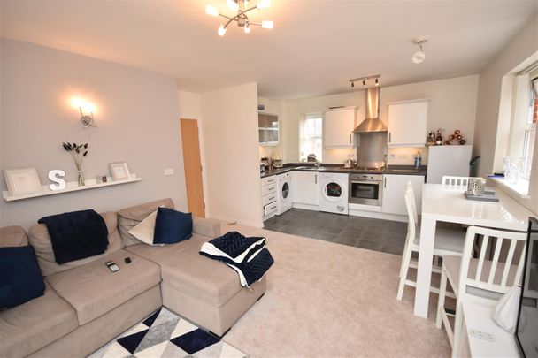 Reins Croft, Neston - Photo 1