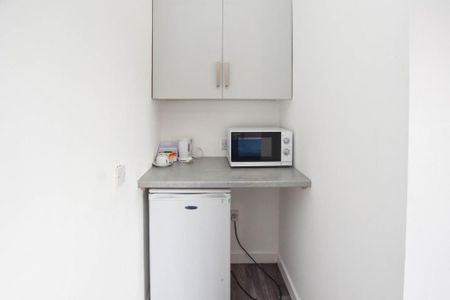 Studio to rent - Photo 2