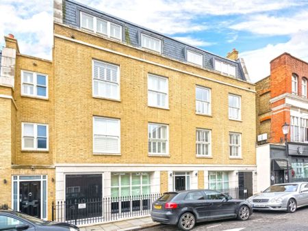 A beautifully presented two bedroom two bathroom property based just off the popular "Beach" section of the Fulham Road - Photo 3