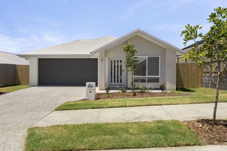 Spacious 4-Bedroom Family Home in Serene Redland Bay Location with Double Garage. - Photo 2