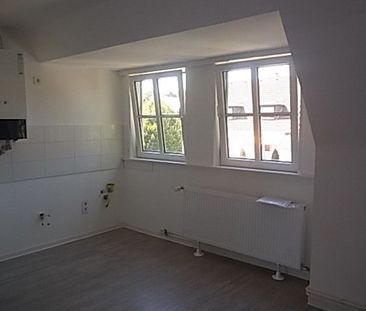 Renovierte Dachgeschoss-Wohnung mit 39,50m² für 1 Person demnächst ... - Foto 2