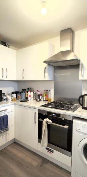 1 bedroom in a house share to rent - Photo 1