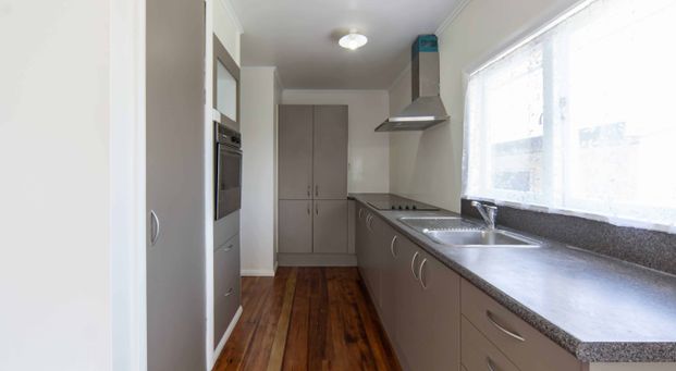 Fully Renovated Family Home - Photo 1