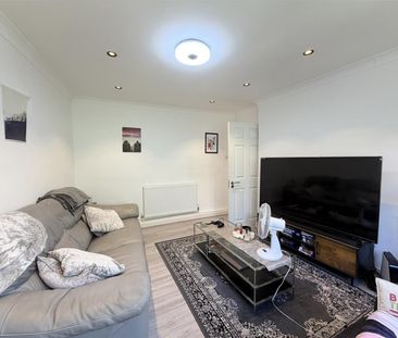 2 Bedroom Apartment To Let - Photo 4