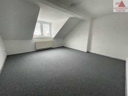 Neue Fußböden! Gemütliche Dachgeschosswohnung in ruhiger Lage von Aue - Photo 5