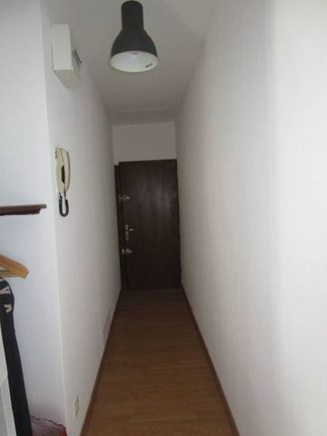 Location Appartement 1 pièce 25m² NARBONNE 11100 - Photo 5