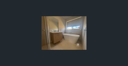 MODERN FAMILY LIVING! - Photo 4