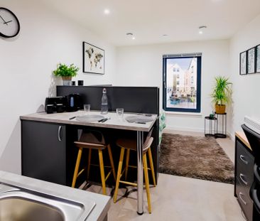 Bedford - Studio Style D04 - Photo 4