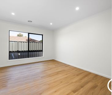 Stylish Family Living with Space to Grow&period; Furnished&period; - Photo 2