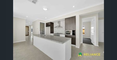 Beautiful Four bedroom Family Home in Tarneit!! - Photo 2