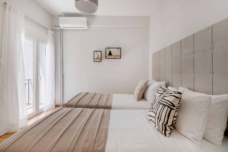 Warm Athenian 2BR Apartment by Acropolis Hill - Photo 3