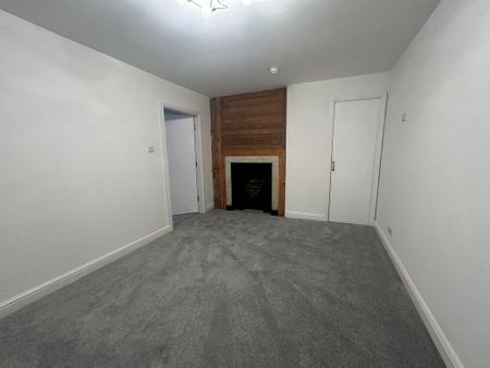 3 bedroom maisonette to rent - Photo 3