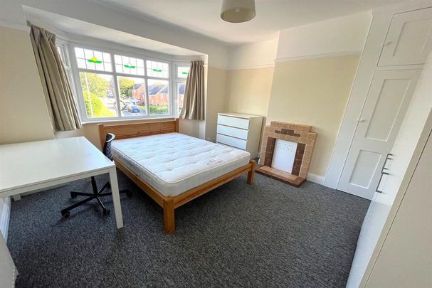 4 bedroom semi-detached house to rent - Photo 1