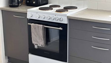 Three bedrooms - Cambridge East - Photo 4