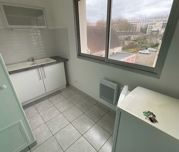 Location Appartement 1 pièce 26m² BOURGES 18000 - Photo 5