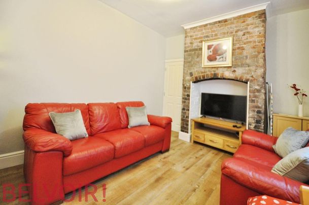 4 bedroom terraced house to rent - Photo 1